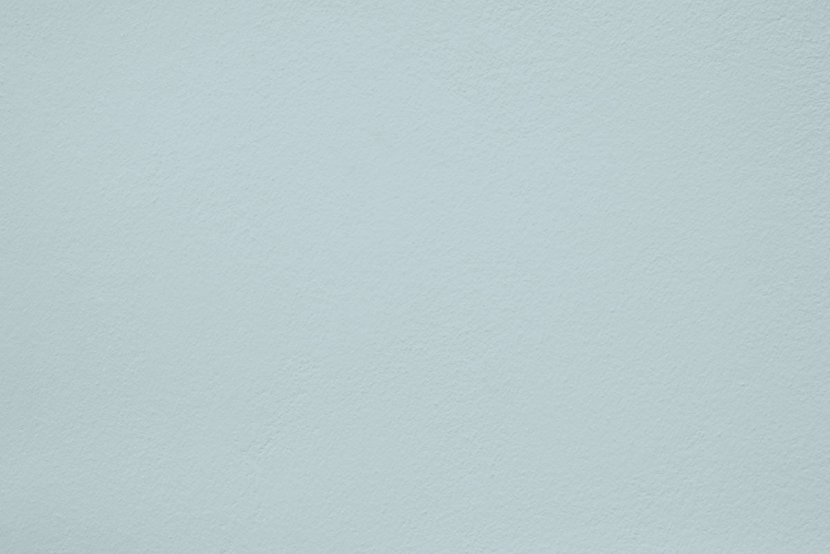 Peinture Okinawa fog appliquée sur un mur - teinte bleu clair