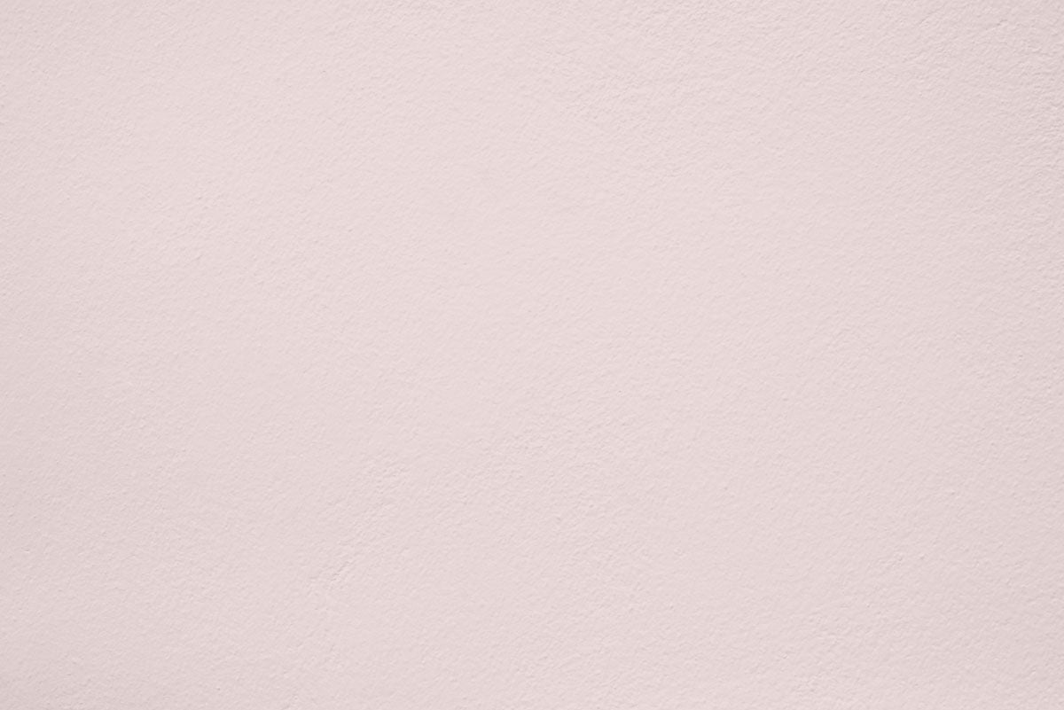Échantillon Scarlet drop appliquée sur un mur - teinte rose pale