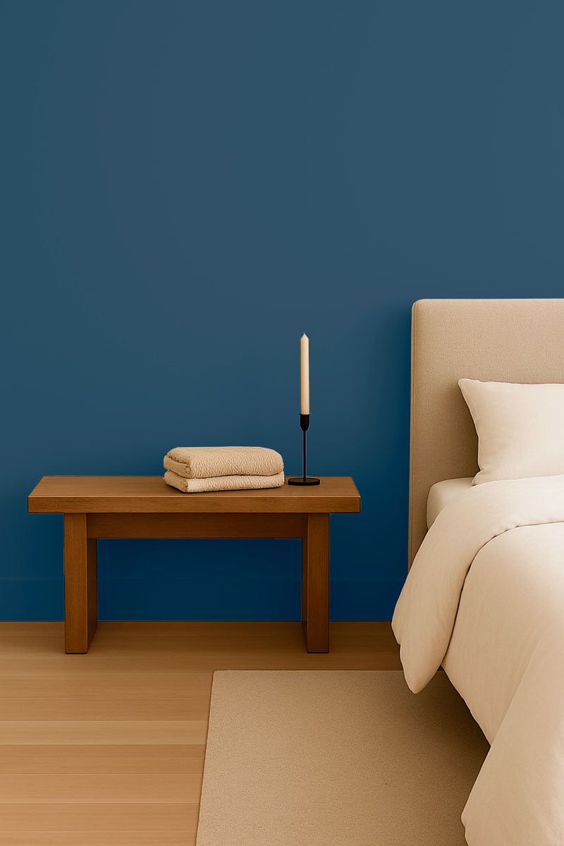 Inspiration déco : ambiance 1 avec la peinture Blue revolver - teinte bleu marine