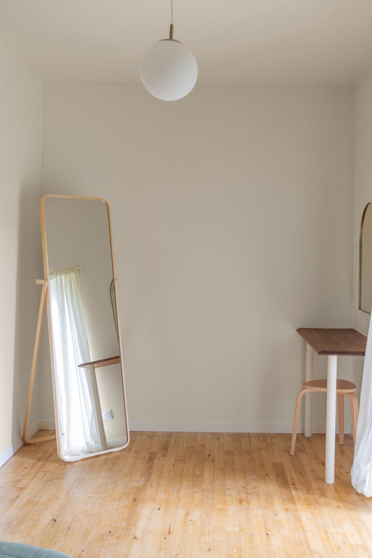 Inspiration déco : ambiance 1 avec la peinture Honey moon - teinte blanc creme 
