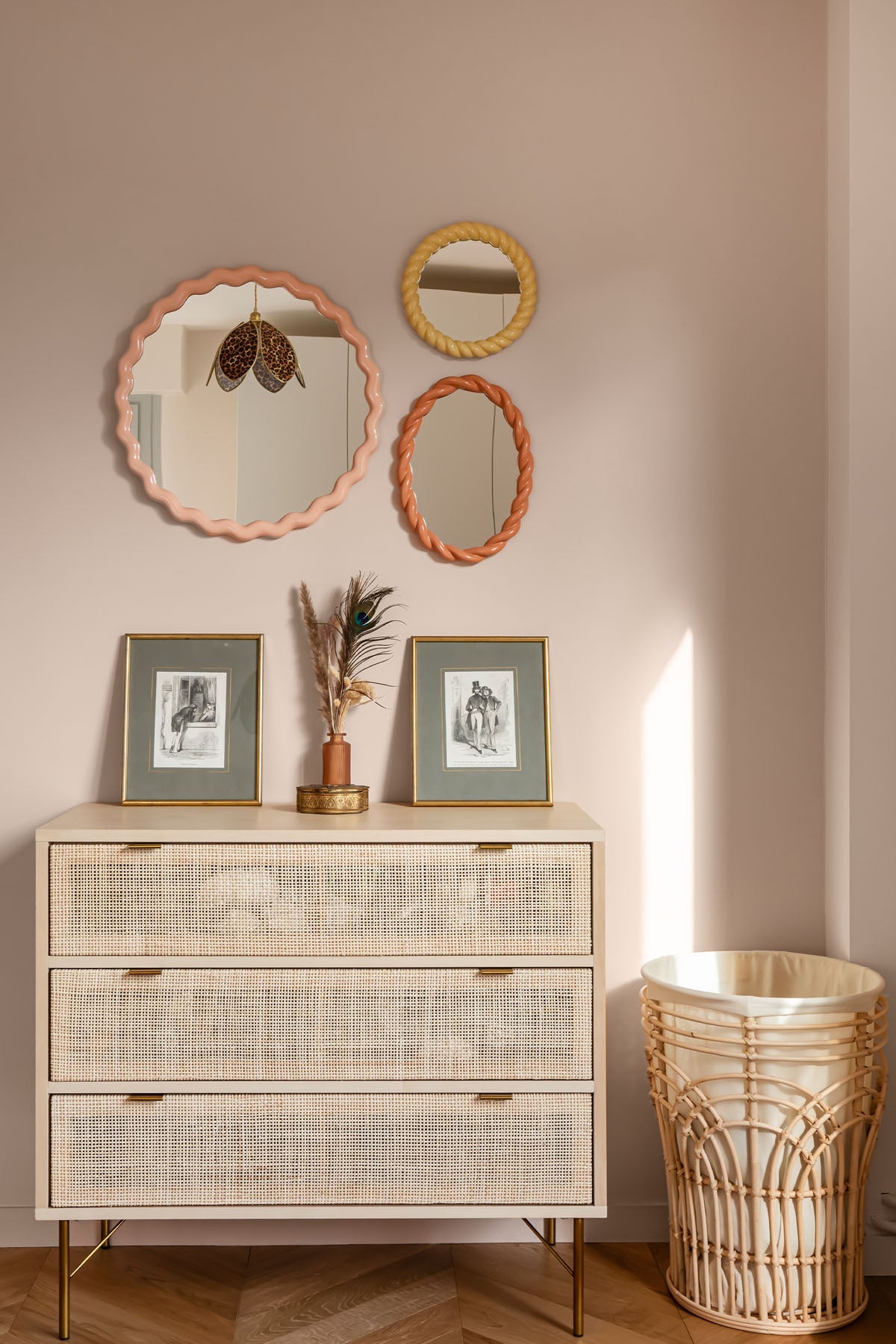 Inspiration déco : ambiance 1 avec la peinture Kashmir road - teinte rose beige poudre 