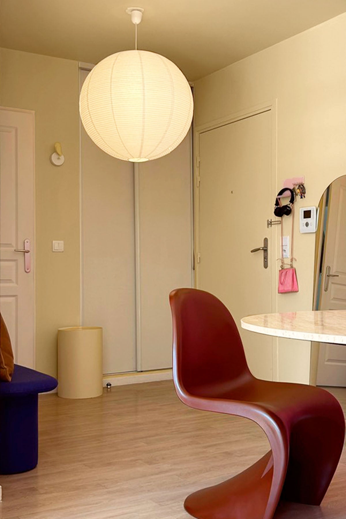 Inspiration déco : ambiance 1 avec la peinture Light down - teinte jaune pastel 