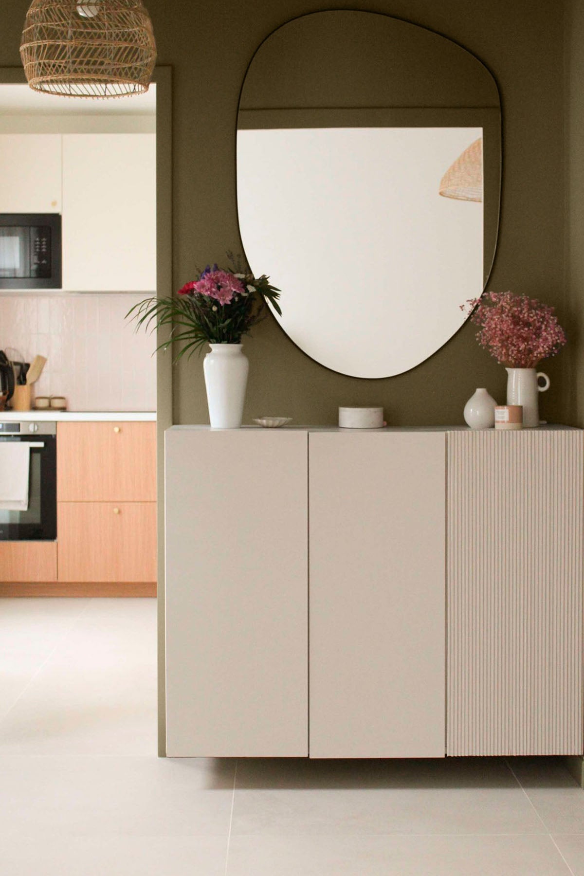Inspiration déco : ambiance 1 avec la peinture Sleepy olive - teinte vert olive clair 