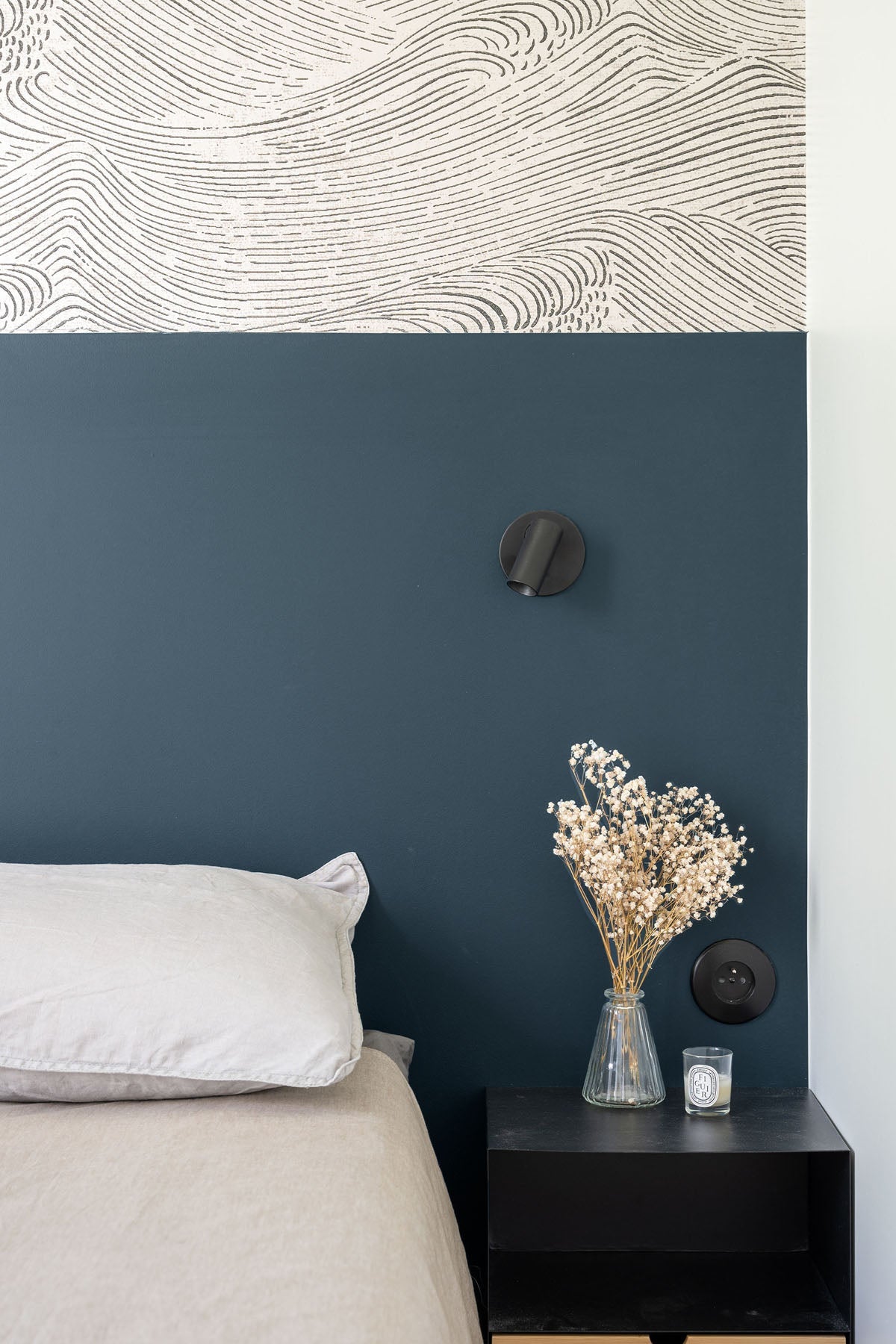 Inspiration déco : ambiance 1 avec la peinture Storm riders - teinte bleu vert fonce 