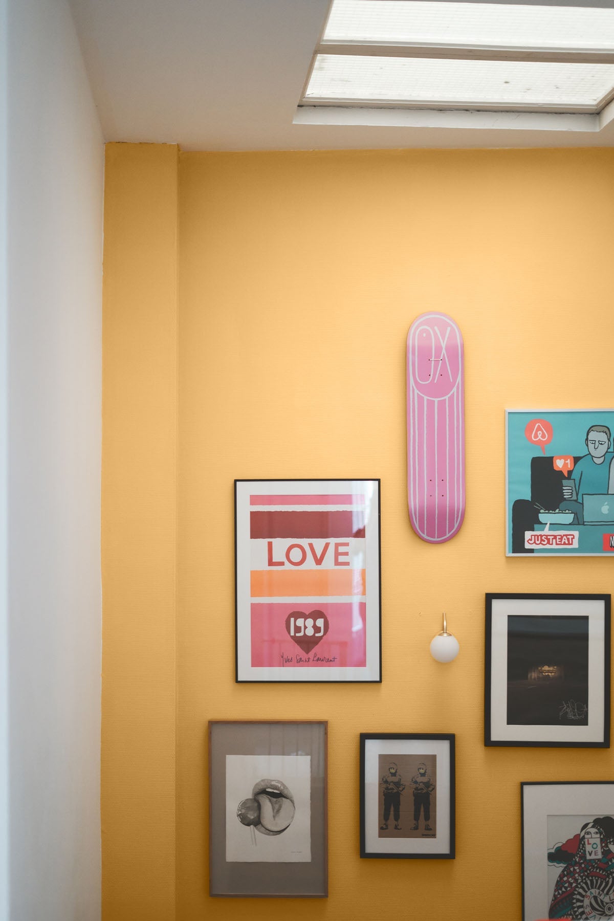 Visuel d'ambiance 1 échantillon repositionnable Toscana hills - teinte jaune paille 