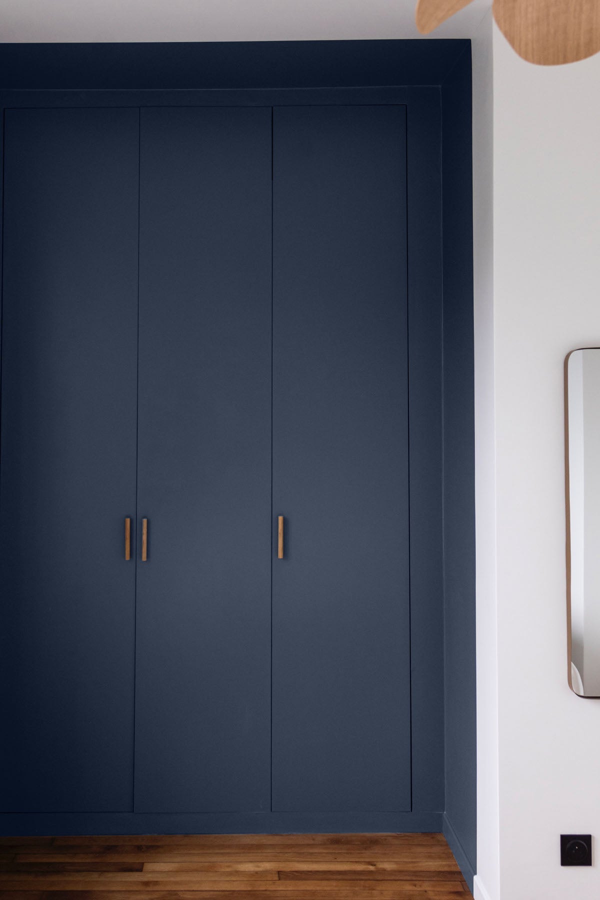 Inspiration déco : ambiance 2 avec la peinture Underwater - teinte bleu nuit 